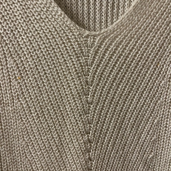 Chaps V Neck Ivory Shimmer - Picture 4 of 5